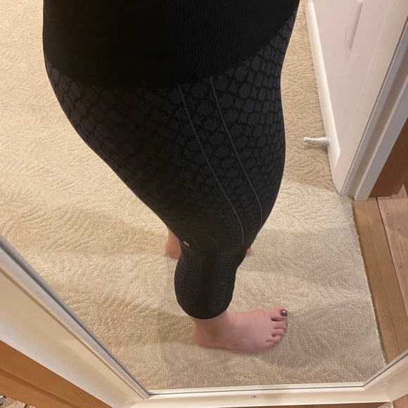 Lululemon In The Flow Crop Heathered Deep Coal 4 - Picture 5 of 10